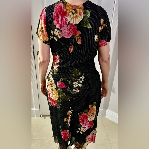 American Angel Black & Floral Print. V Neck short sleeve woman dress ; size :S - Picture 2 of 9